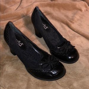CUTE MUDD BLACK BOW SADDLE SHOE HEELS SZ 7